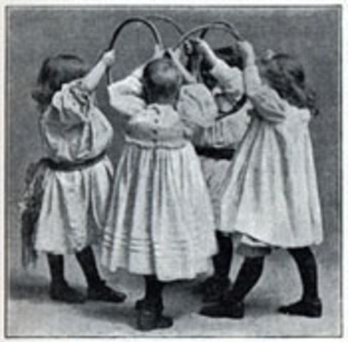 Froebel funda el Instituto de Actividades para parvulos