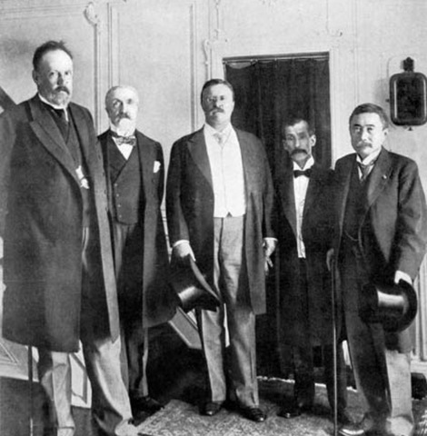 Treaty of Portsmouth signed