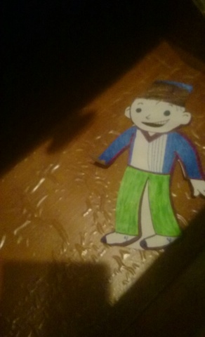 Clément dans le tiroir.