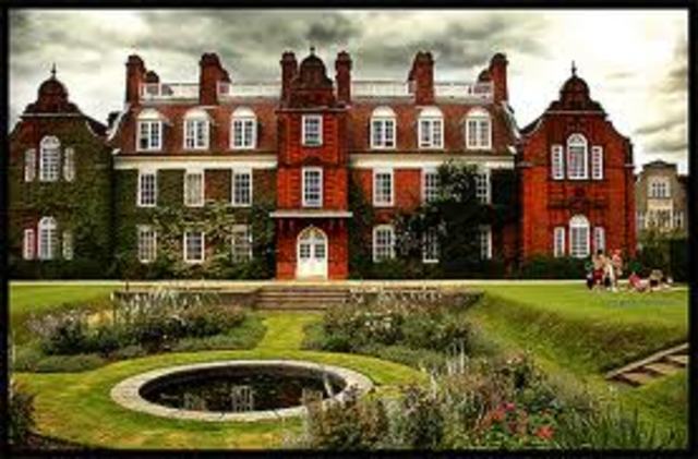 Se gradua Rosalind Franklin.