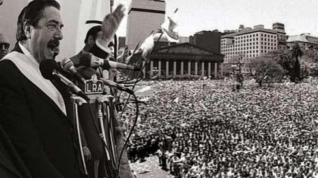 vuelve la democracia