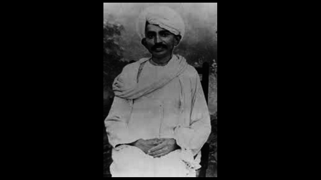 Gandhi returns to India