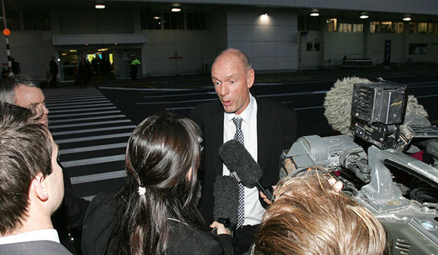 Chris Carter undermines Phil Goff (national)