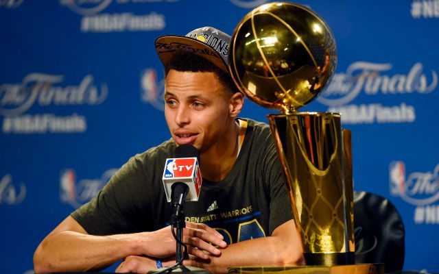 Curry gets a ring