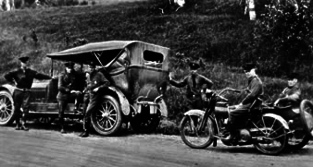 Bootleggers Run; Police Chase