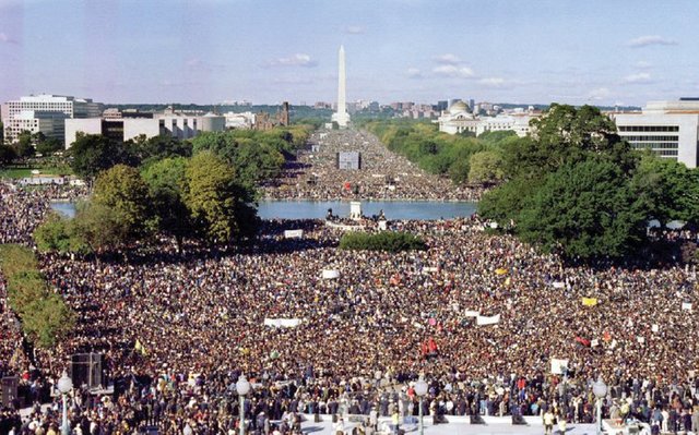 Farrakhan helps lead the Million Man March