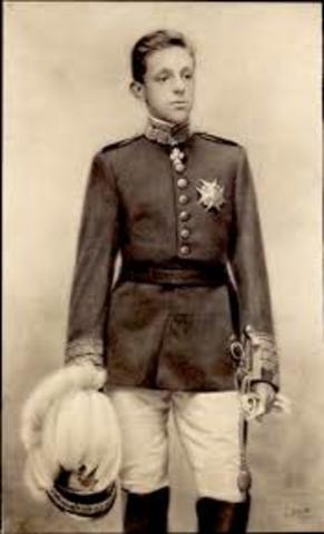 Entra al cargo del país Alfonso XIII