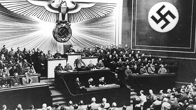 Hitlers threatens Jews during Reichstag speech