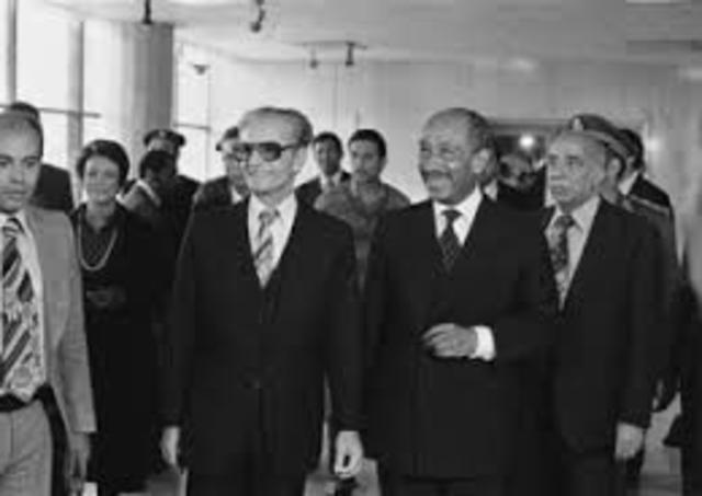 The Shah returns to Egypt