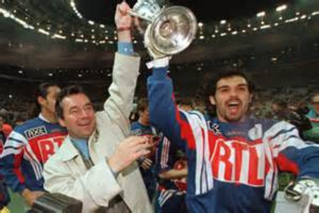 Canal Plus achète le Paris Saint Germain