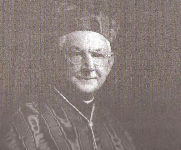 Archbishop Stritch comes to Chicago