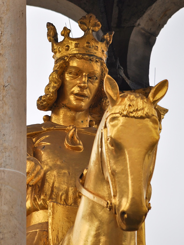 Otto 1 crowned Holy Roman Emperor