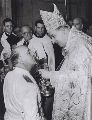 El Vaticano reconoce el Gobierno de Franco