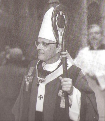 Archbishop Francis George succeeds Bernardin