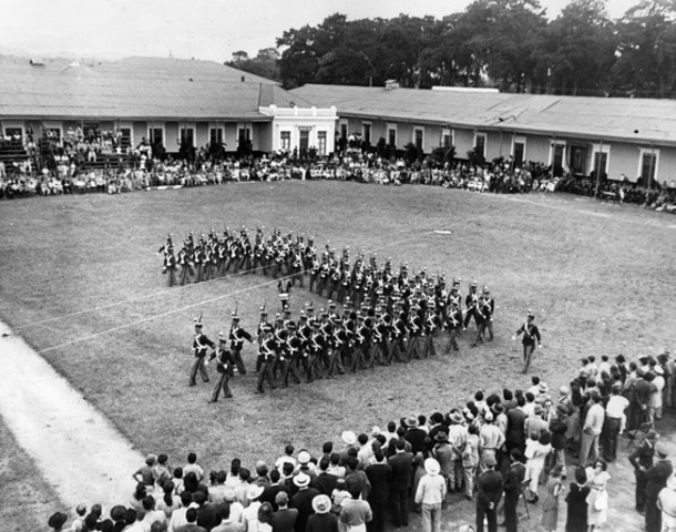 Escuela Politécnica academia militar nacional, dirigió una revuelta fallida contra el gobierno autocrático del General Ydígoras Fuentes.