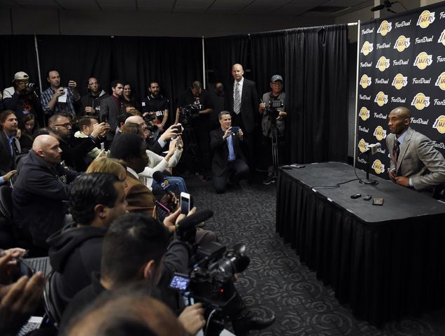 Kobe announces his retirement after the end of the 15-16 season