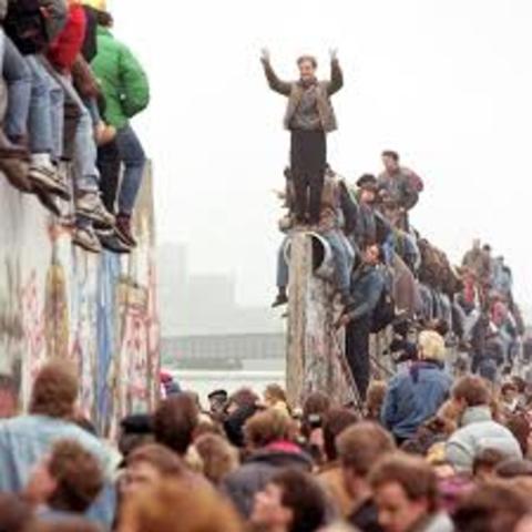 Berlin Wall Falls