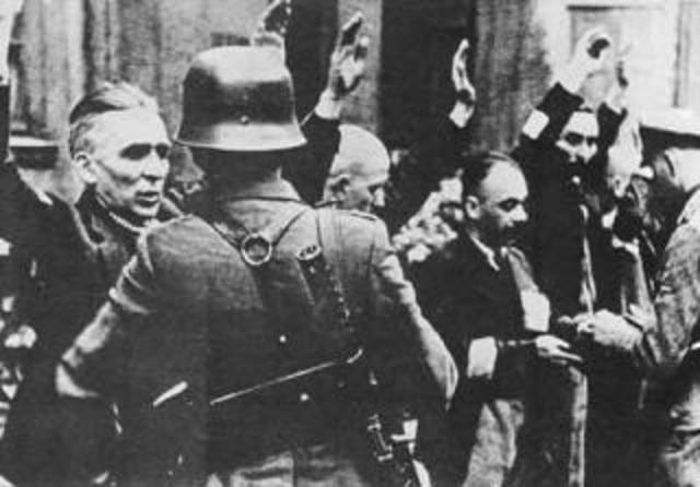 Nazis invade Netherlands