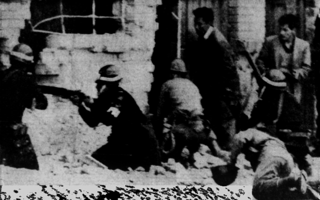 SOLDADOS CONBATEN CONTRA EL BANDOLERO CONSERVADOR EFRAIN GONZALES TELLEZ