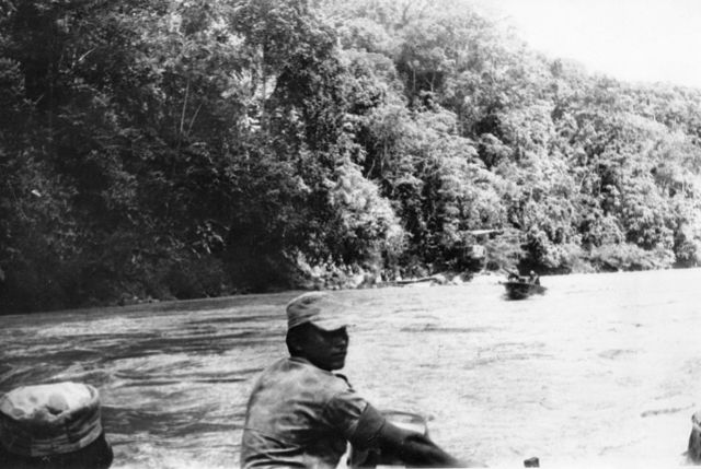 UNIDADES DURANTE LA INFANTERIA DE MARINA EN EL RIO PORCER ANTIOQUIA DURANTE LA OPERACION ANORI