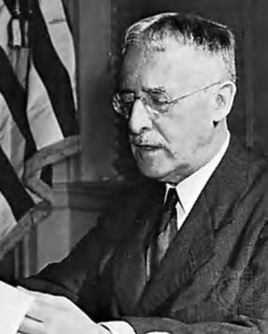 U.S. issues Stimson Doctrine