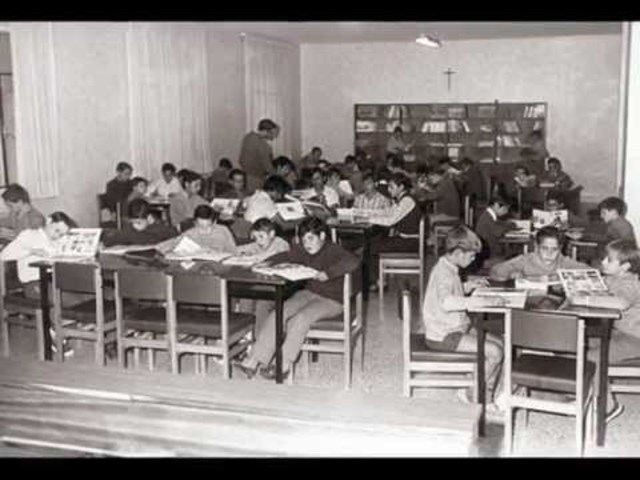 Creacion de la primera Escuela de Sordos