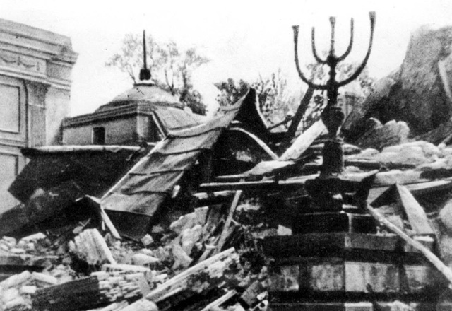 Germans destroy the main synagogue in Warsaw.