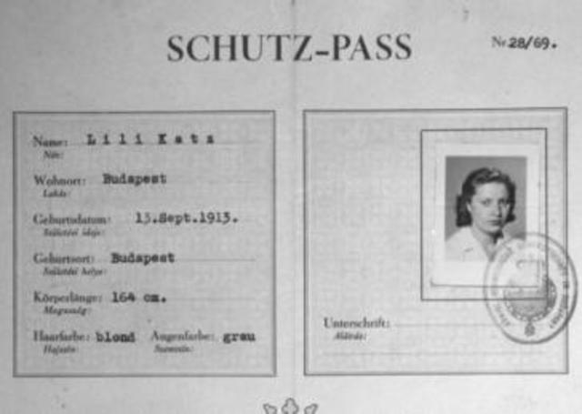 Raoul Wallenberg arrives in Budapest.