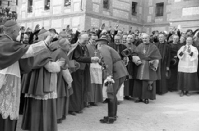El Vaticano reconoce al Gobierno de Franco como el único legítimo en España
