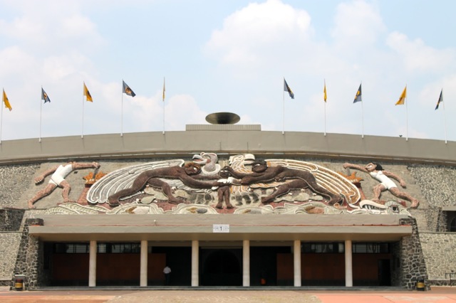 La Universidad, la familia mexicana, la paz y la juventud deportista