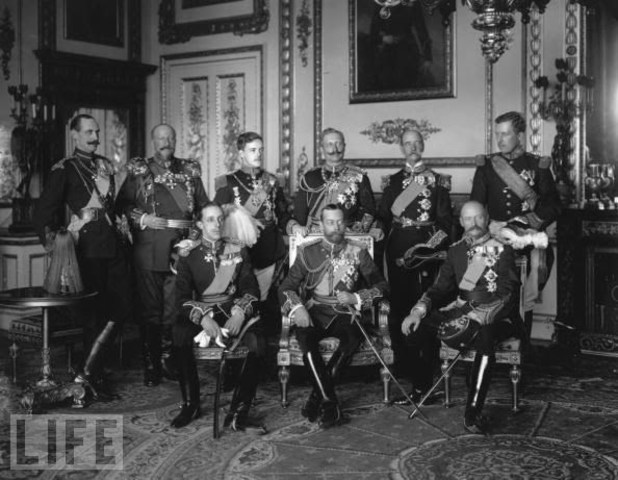 1223 Muere Felipe Augusto de Francia, le sucede Luis VIII.- El imperio latino de Constantinopla es vencido por el imperio de Nicea en Permanene.