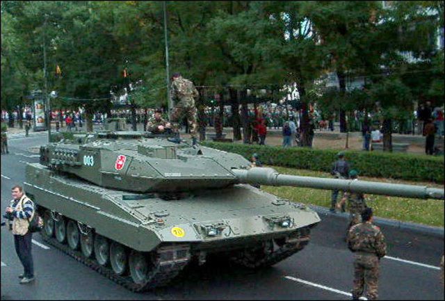 Leopard 2 A6