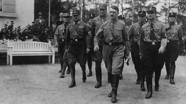 Hitler rises to dictatorship