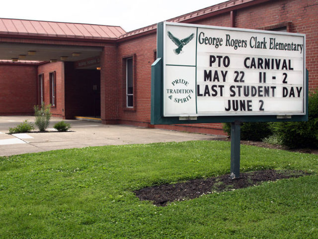 Commencer l'école en à Indiana.