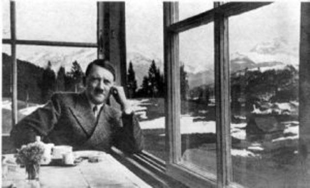 Hitler surt de la presó