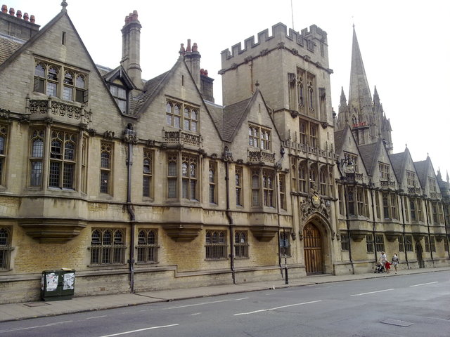 Started attending Brasenose College Eng. 10, Tapper