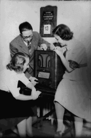 Aparición de educación por radio