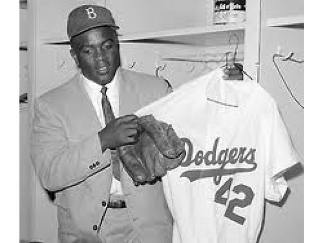 Jackie Robinson Breaks the Color Barrier