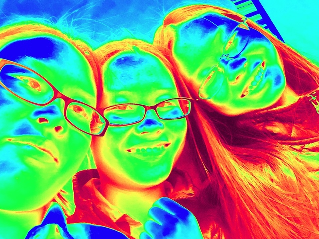 The Chen Triplets: Angela, Bella, and Cynthia are born.