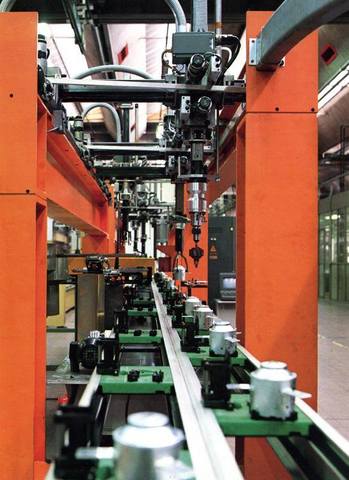 Robot para operaciones de montaje