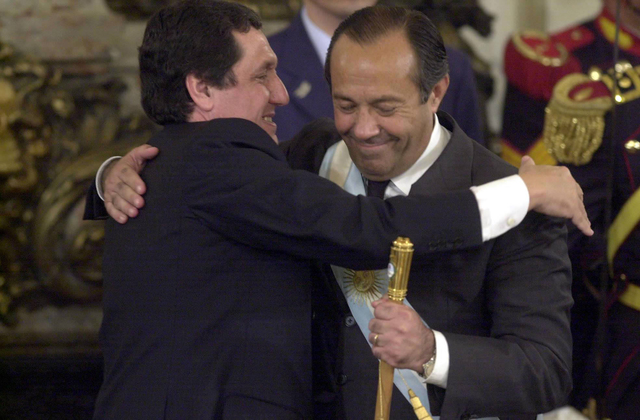 Jura como presidente Rodríguez Saá