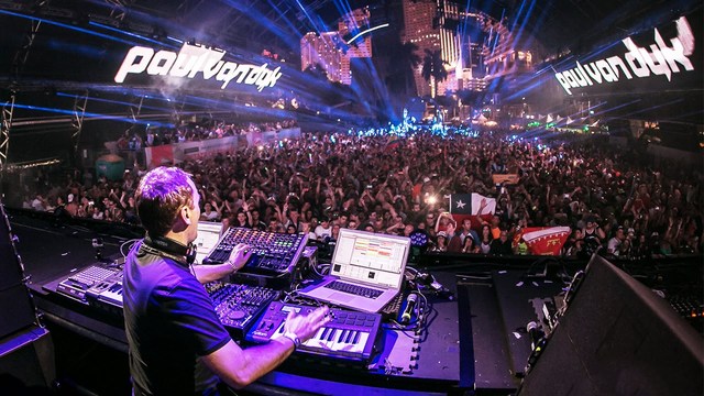 Inauguracion De Los Artistas