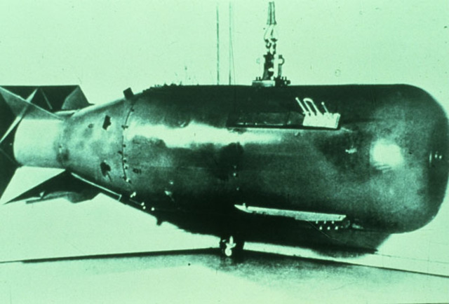 dropping the atomic bowb