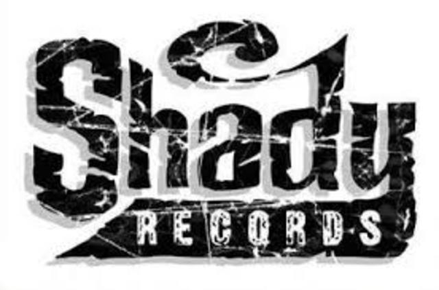 propio sello discografico (shady records).