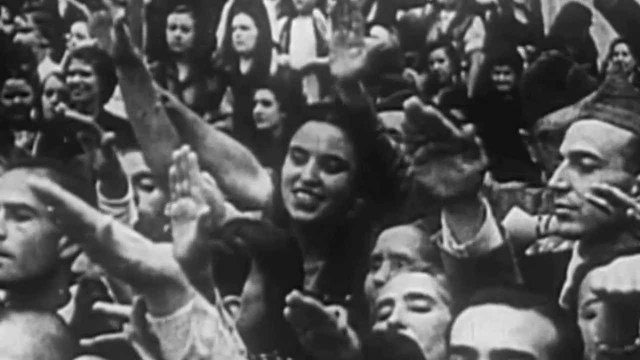 El bando nacional celebra el aniversario del alzamiento declarando fiesta nacional el 18 de julio