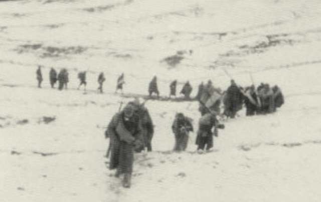 Se paralizan los combates debido a un intenso temporal de nieve, y los republicanos inician su retirada