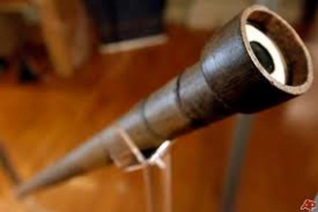Galileo makes telescope