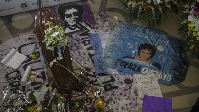 Fallecimiento de Gustavo.