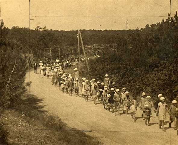 Primeiras colônias de férias na França