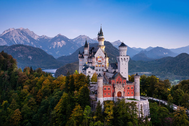 The Neuschwanstein Castle: Baveria, Germany